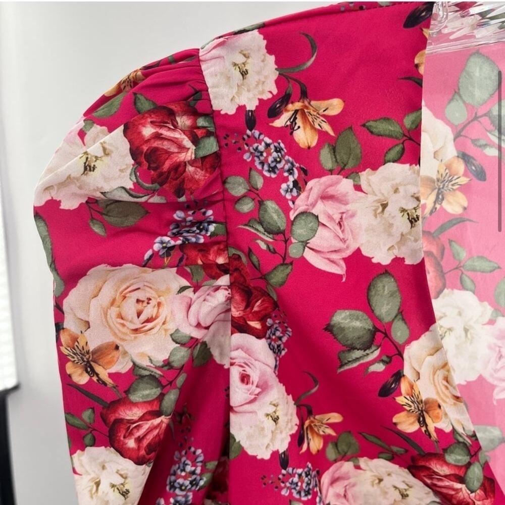 Size XS Valencia and Vine blouse dark pink floral faux wrap top - Picture 4 of 7